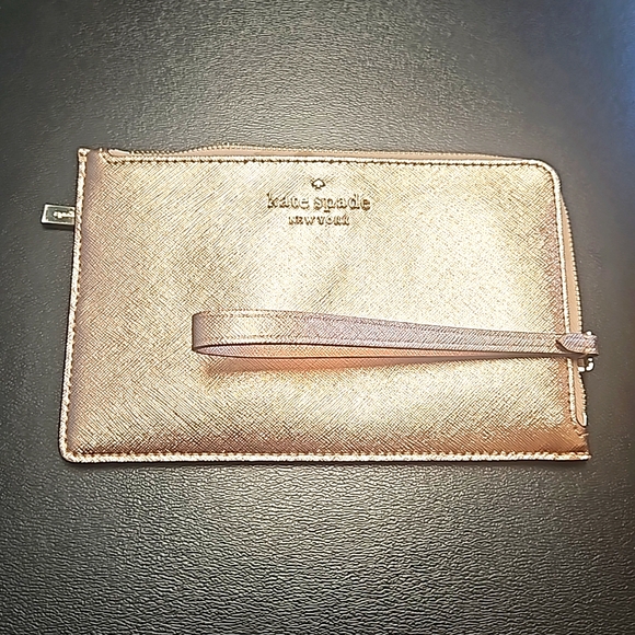 Kate Spade wristlet - Picture 1 of 4